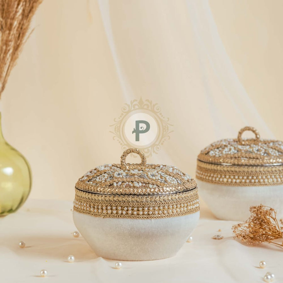 Zehra Ladoo Box 1Kg (Round) Ivory