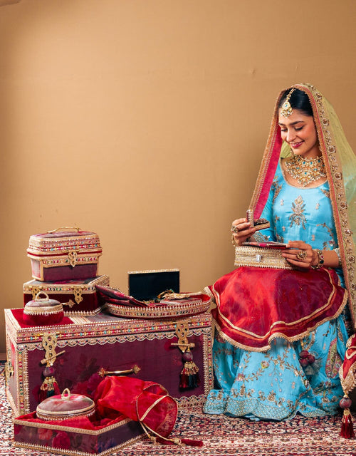 Surkh Collection