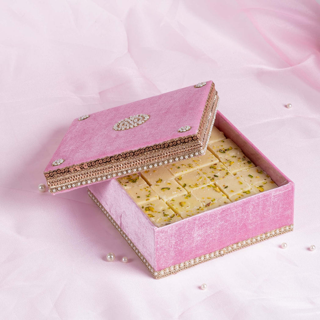 Zehra Mithai Box (1Kg)