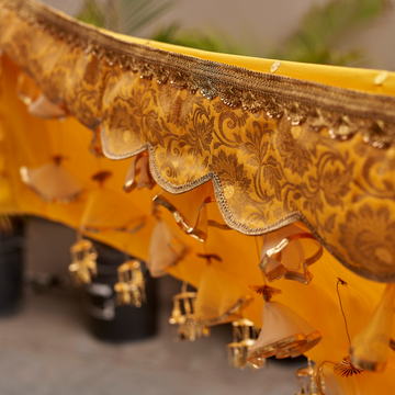 Brocade And Silk Chadar Yellow Gold