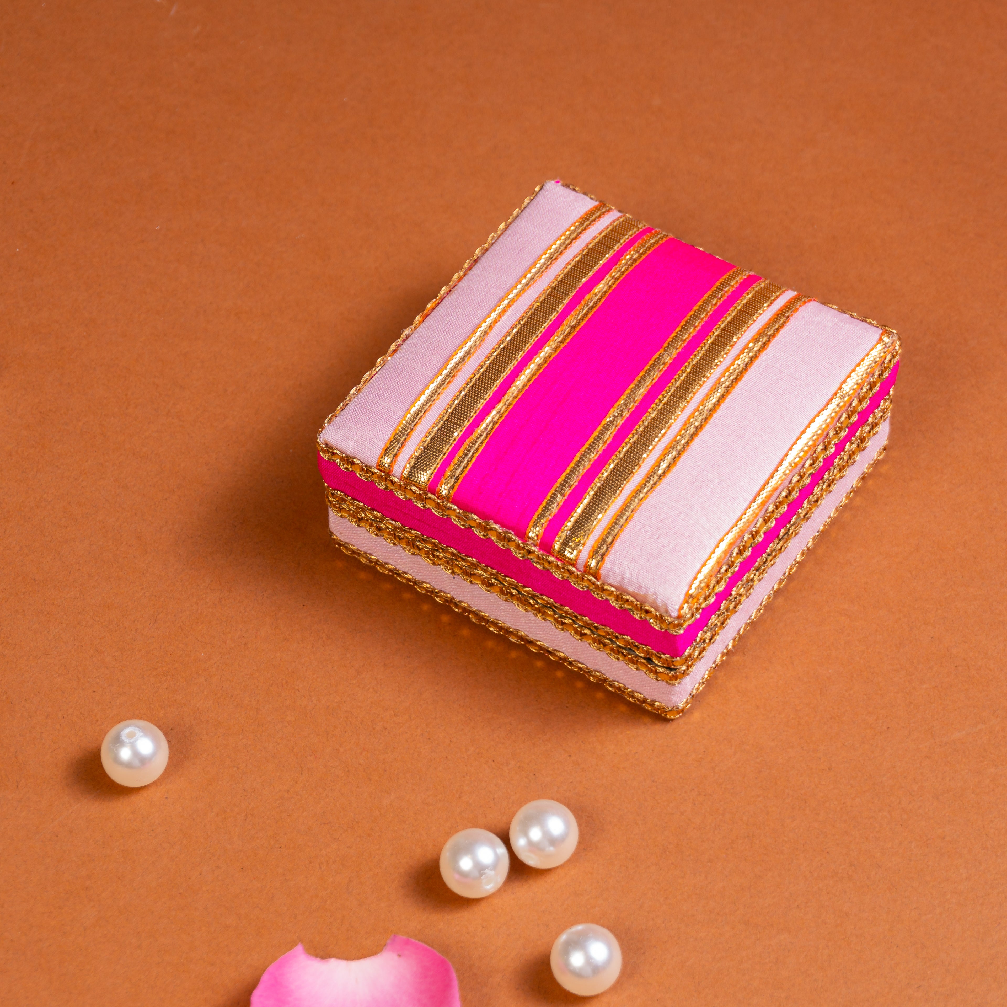 Premium Punjabi wedding accessory by Pataaree
