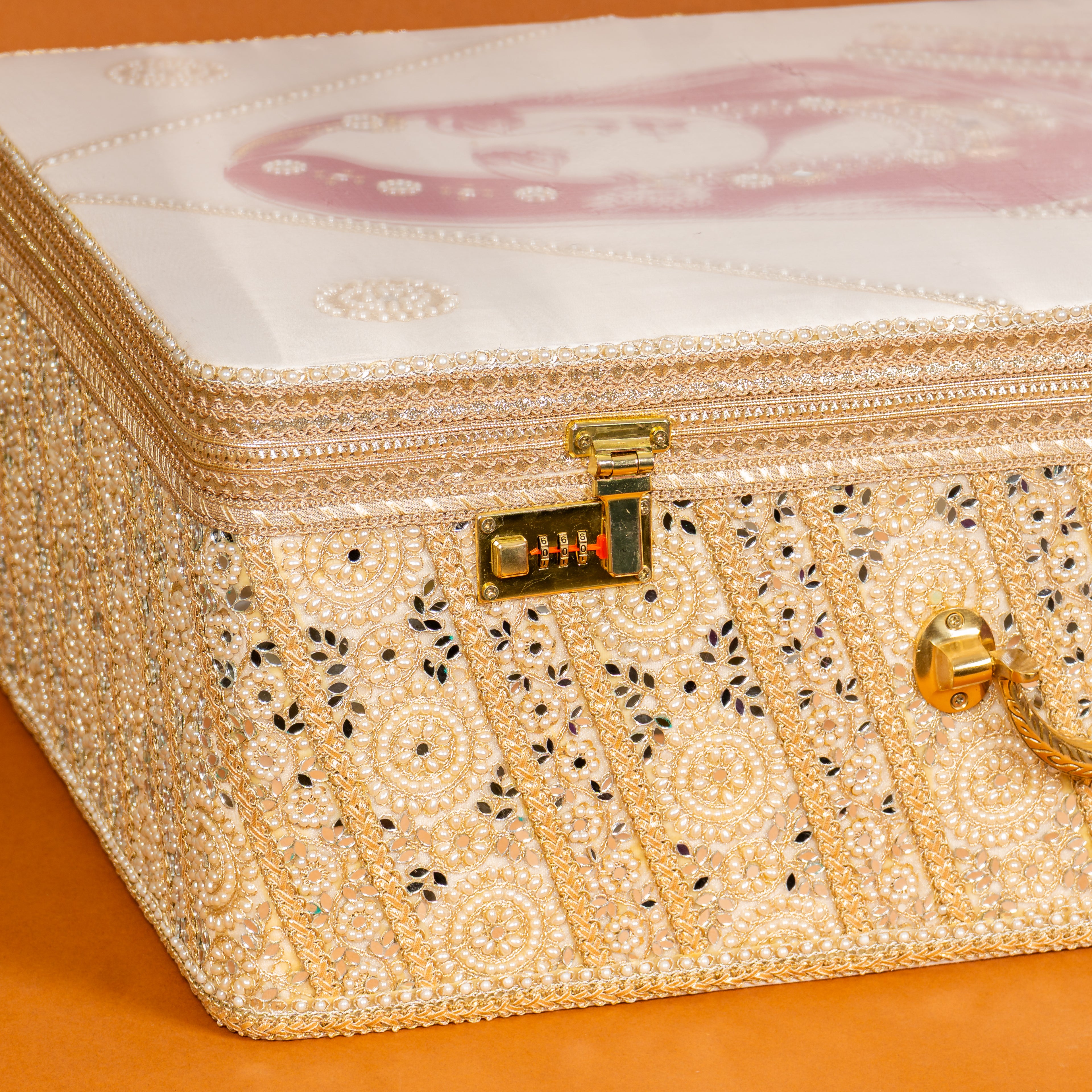 Zehra Maharani Trunk