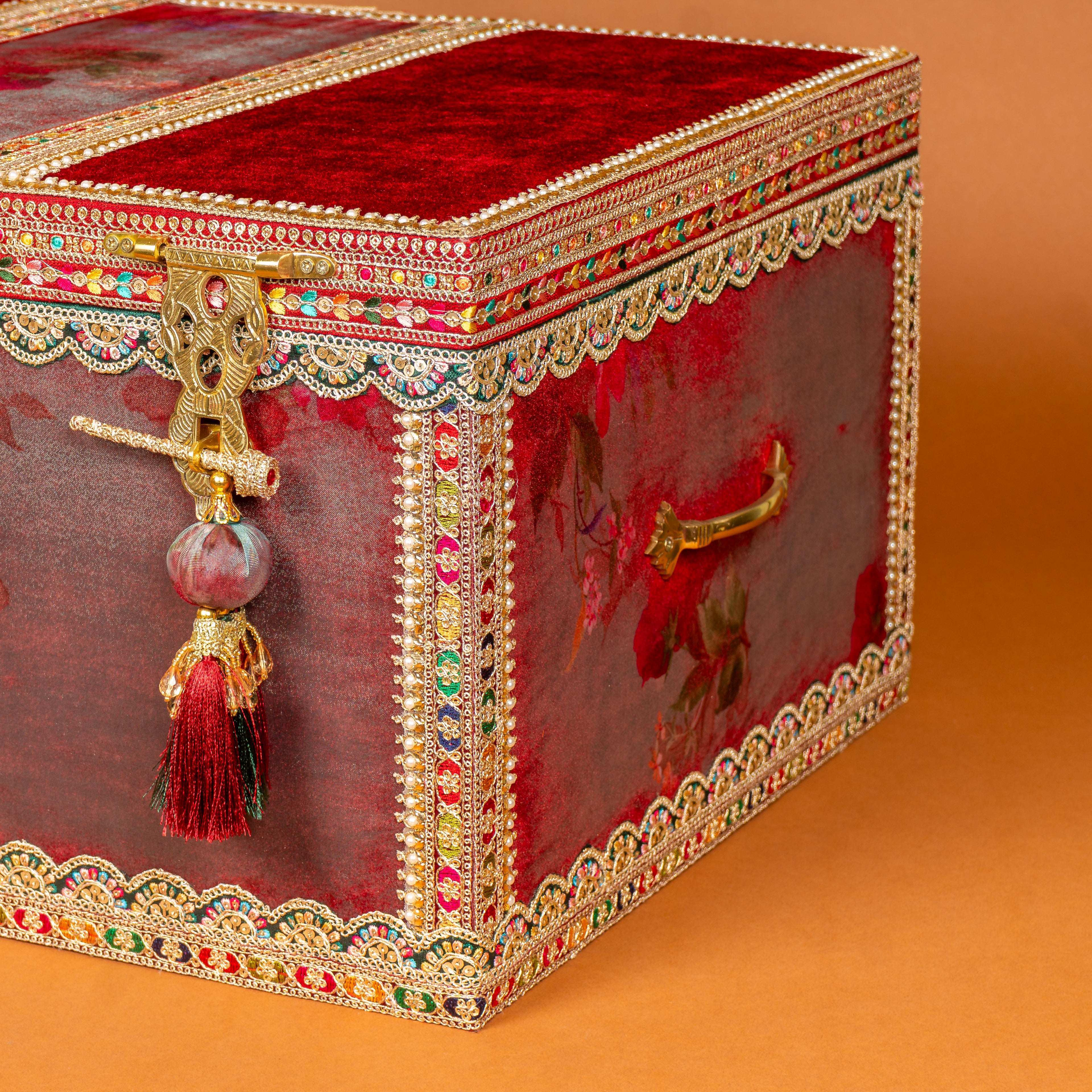 Surkh Trousseau Trunk