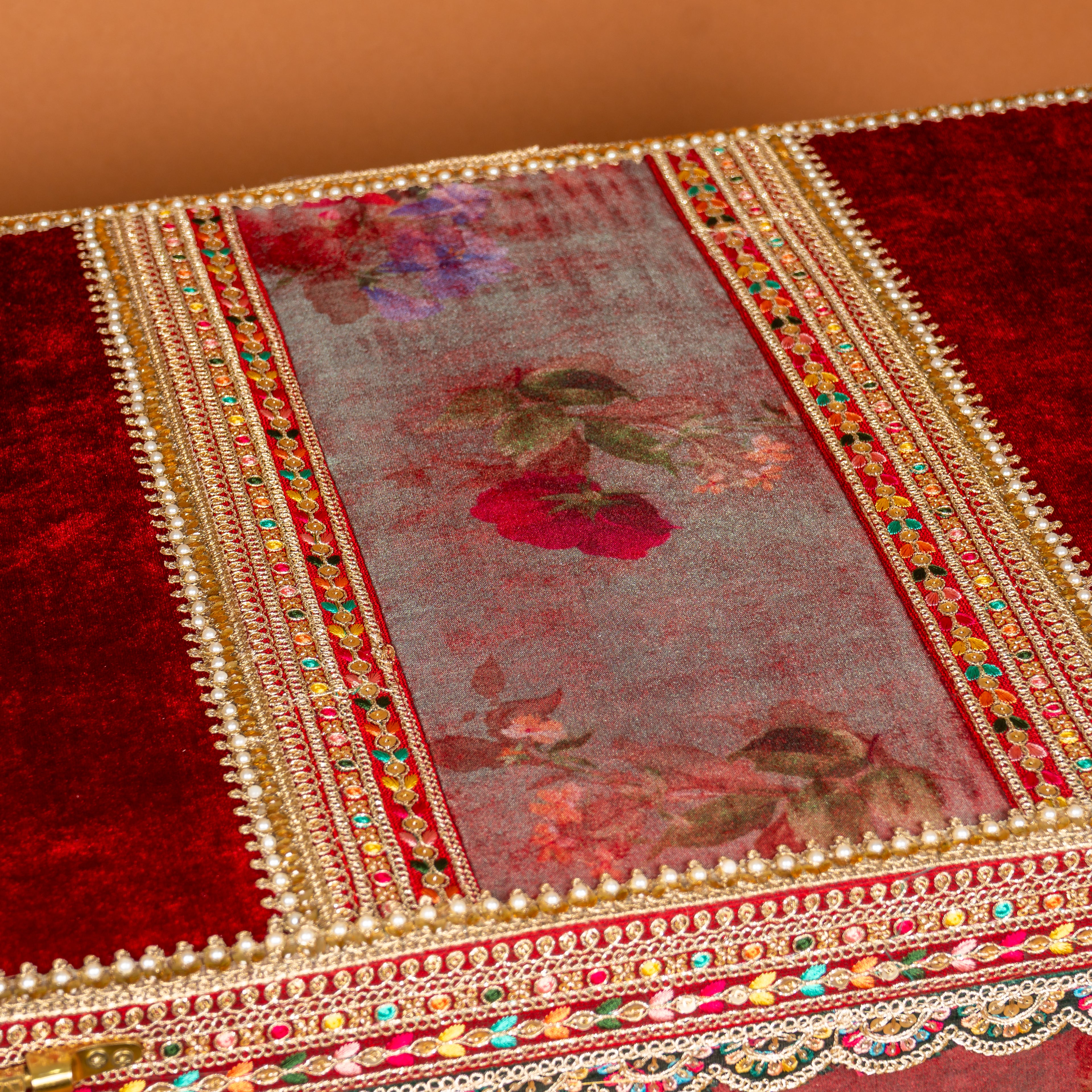 Surkh Trousseau Trunk