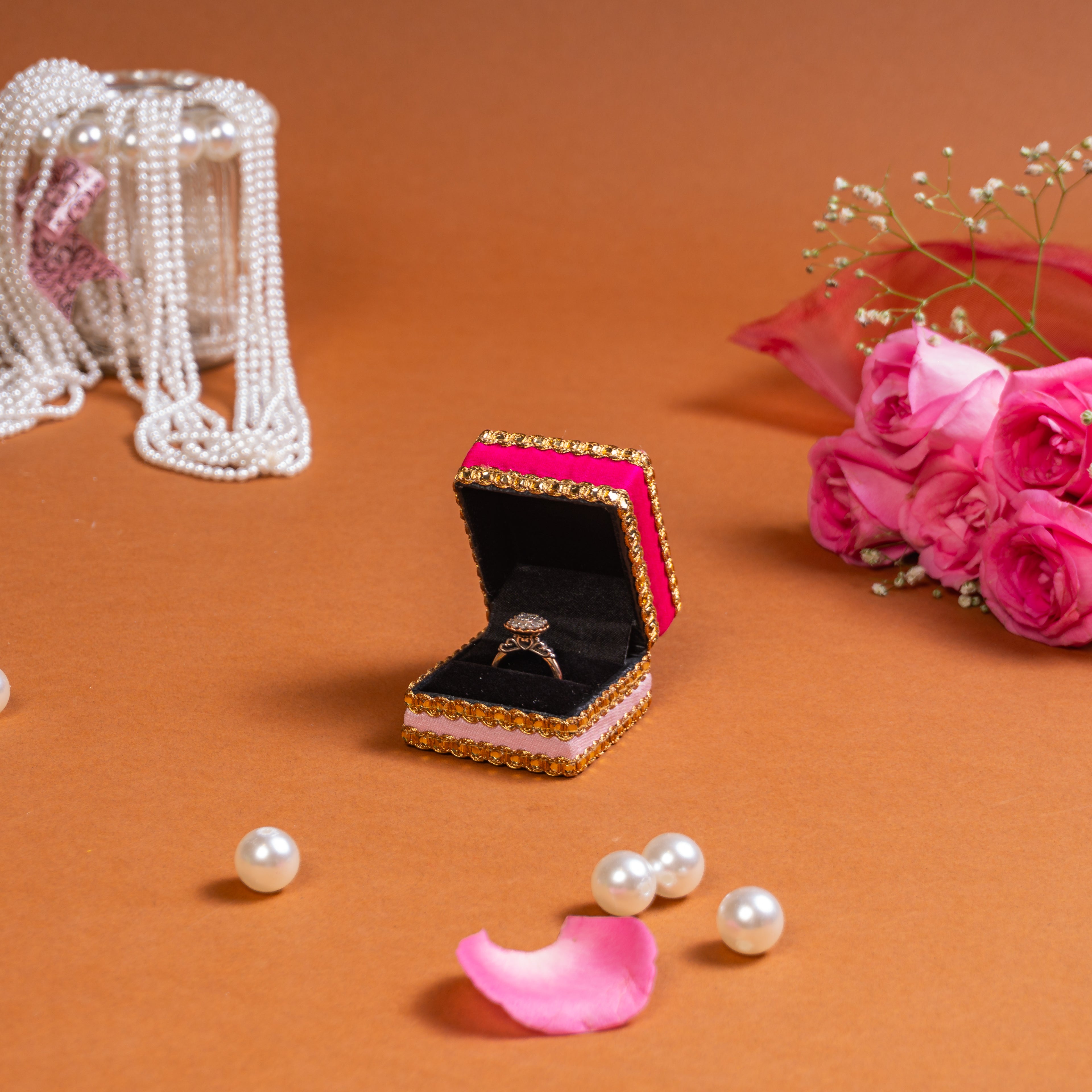Surati Ring Box