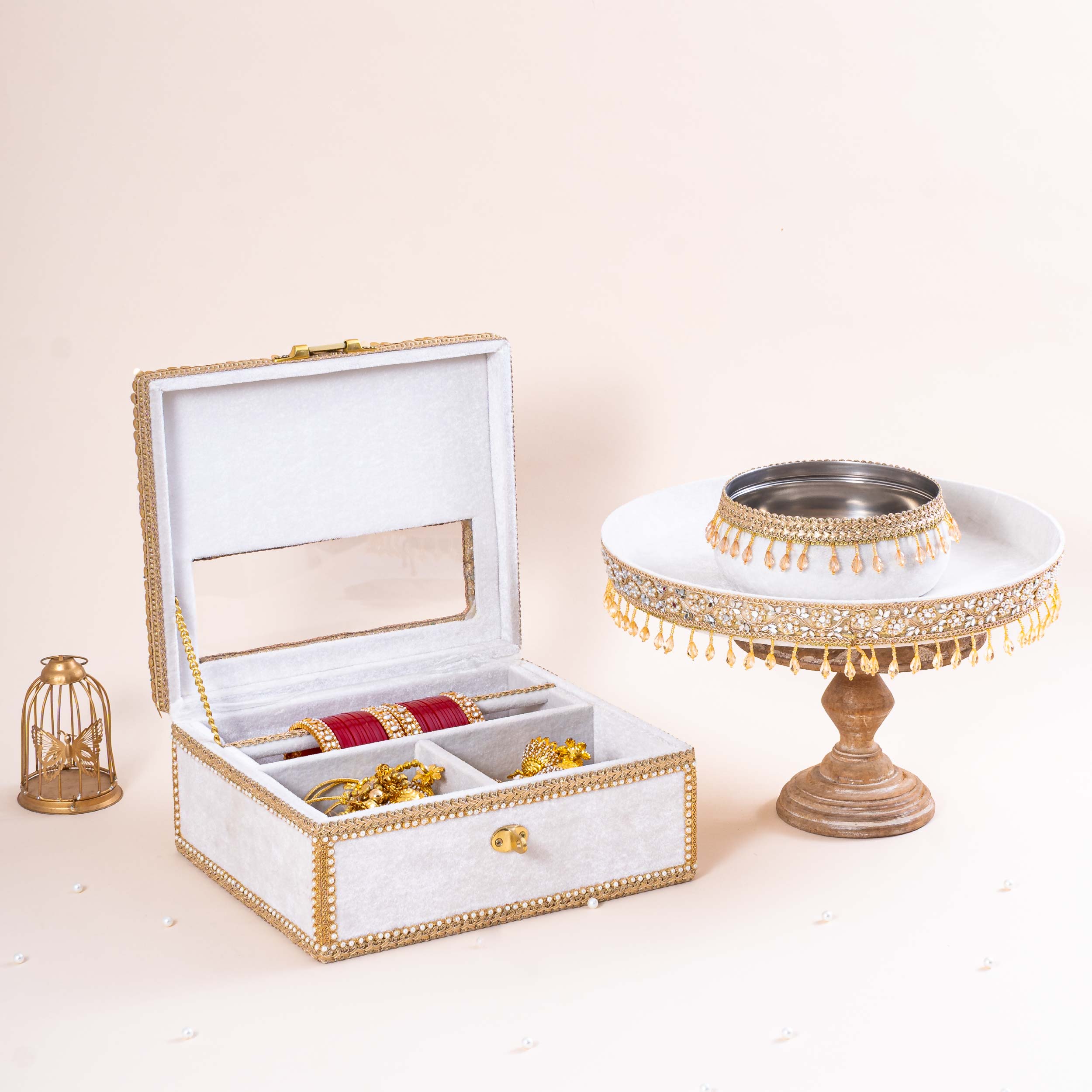 Ivory Zehra Chura Essentials Set