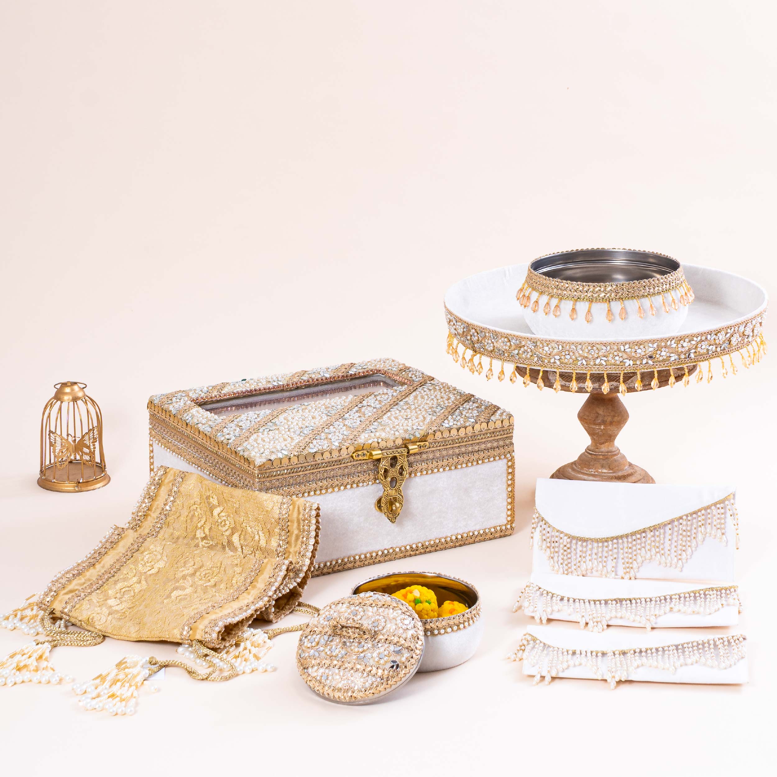 Ivory Zehra Chura Heirloom Set