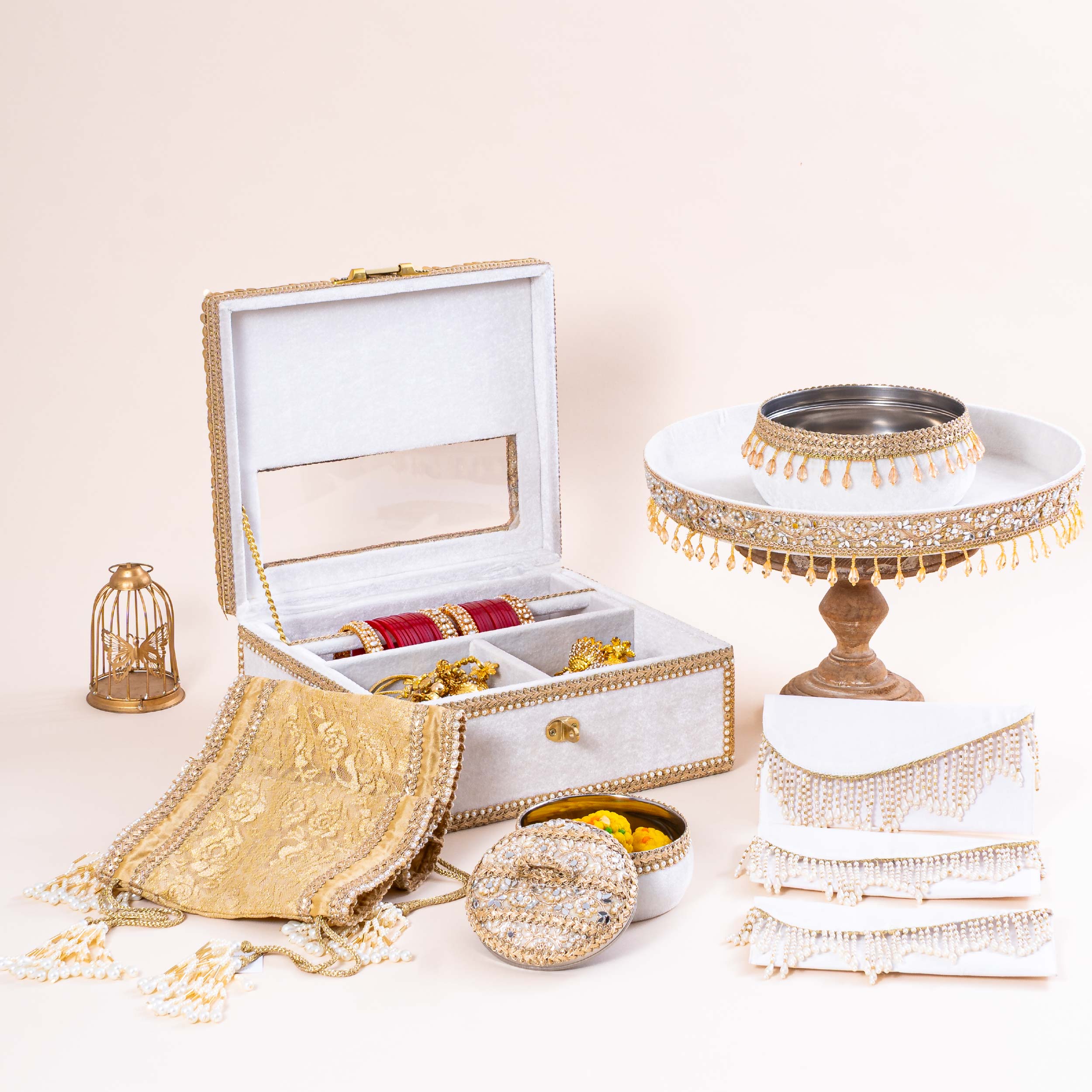 Ivory Zehra Chura Heirloom Set