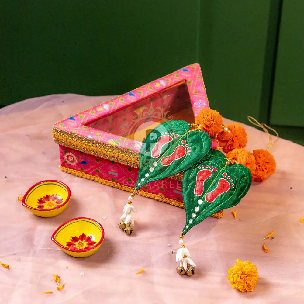 Bandhej Mithai Box Set With Lakshmi Charan Toran & Diyas