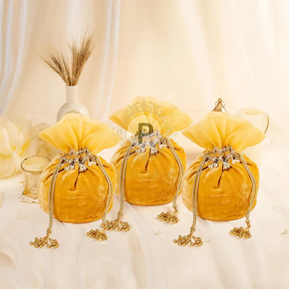 Gold Zehra Velvet Potli (1kg) – Set of 3 Potli
