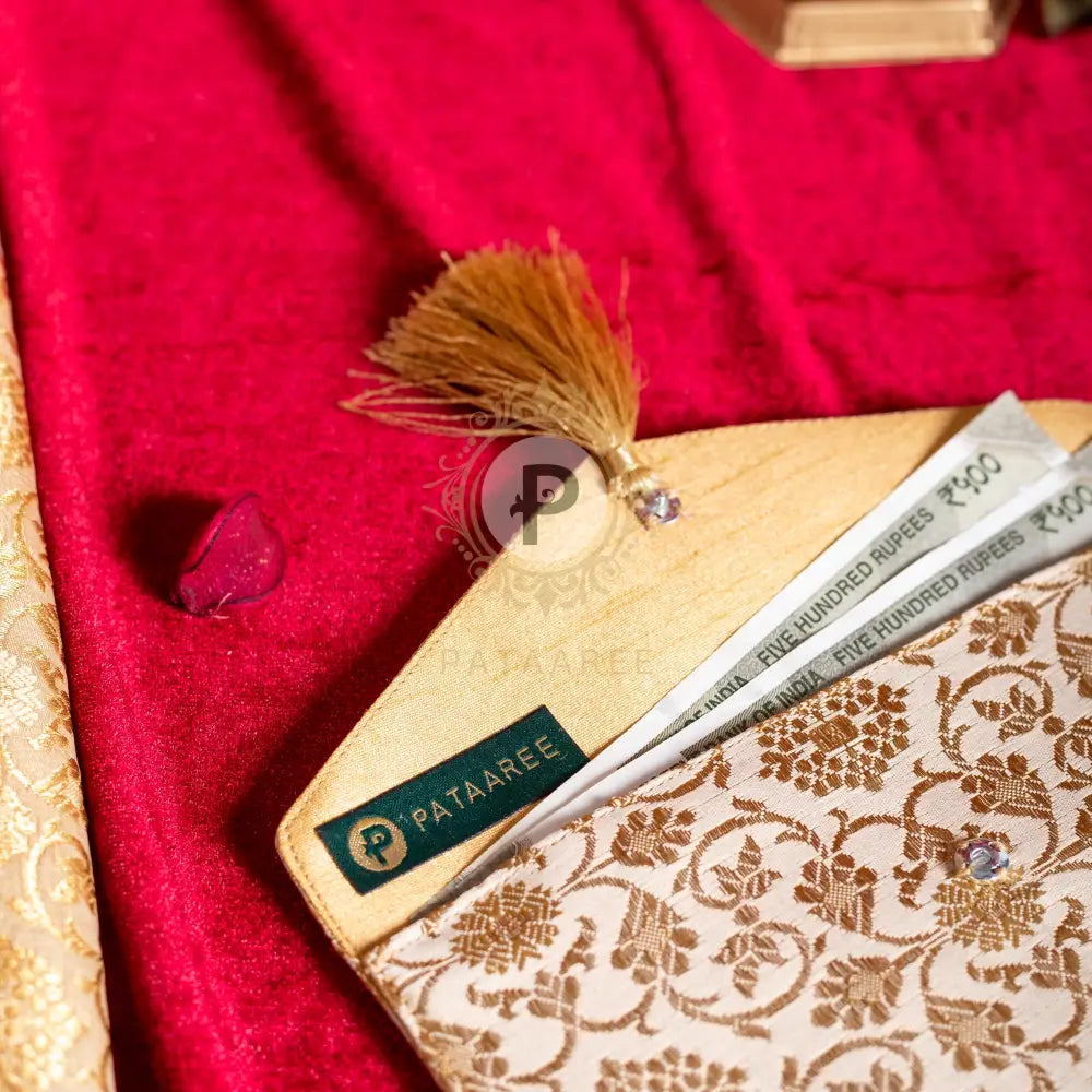 Ivory & Gold Brocade Shagun Envelope