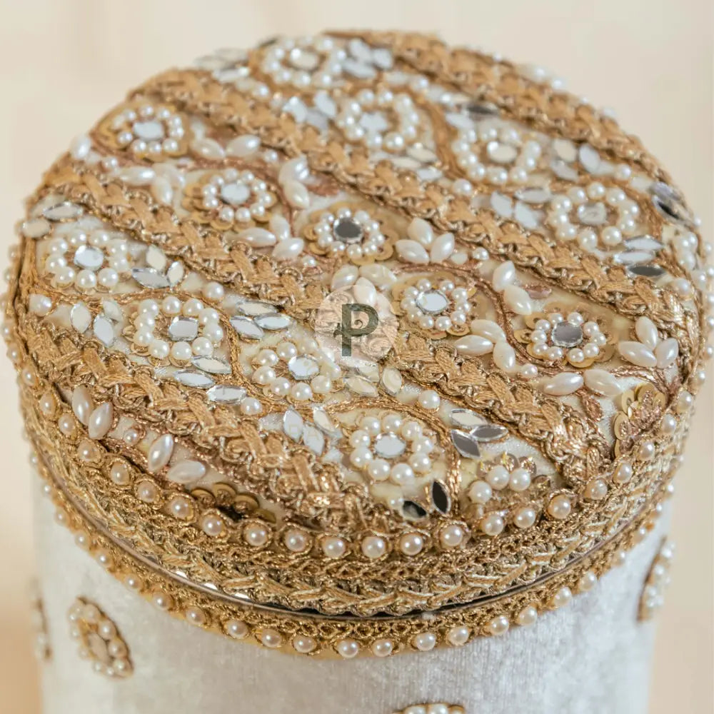 Zehra Ladoo Box 1Kg (Long Shape)