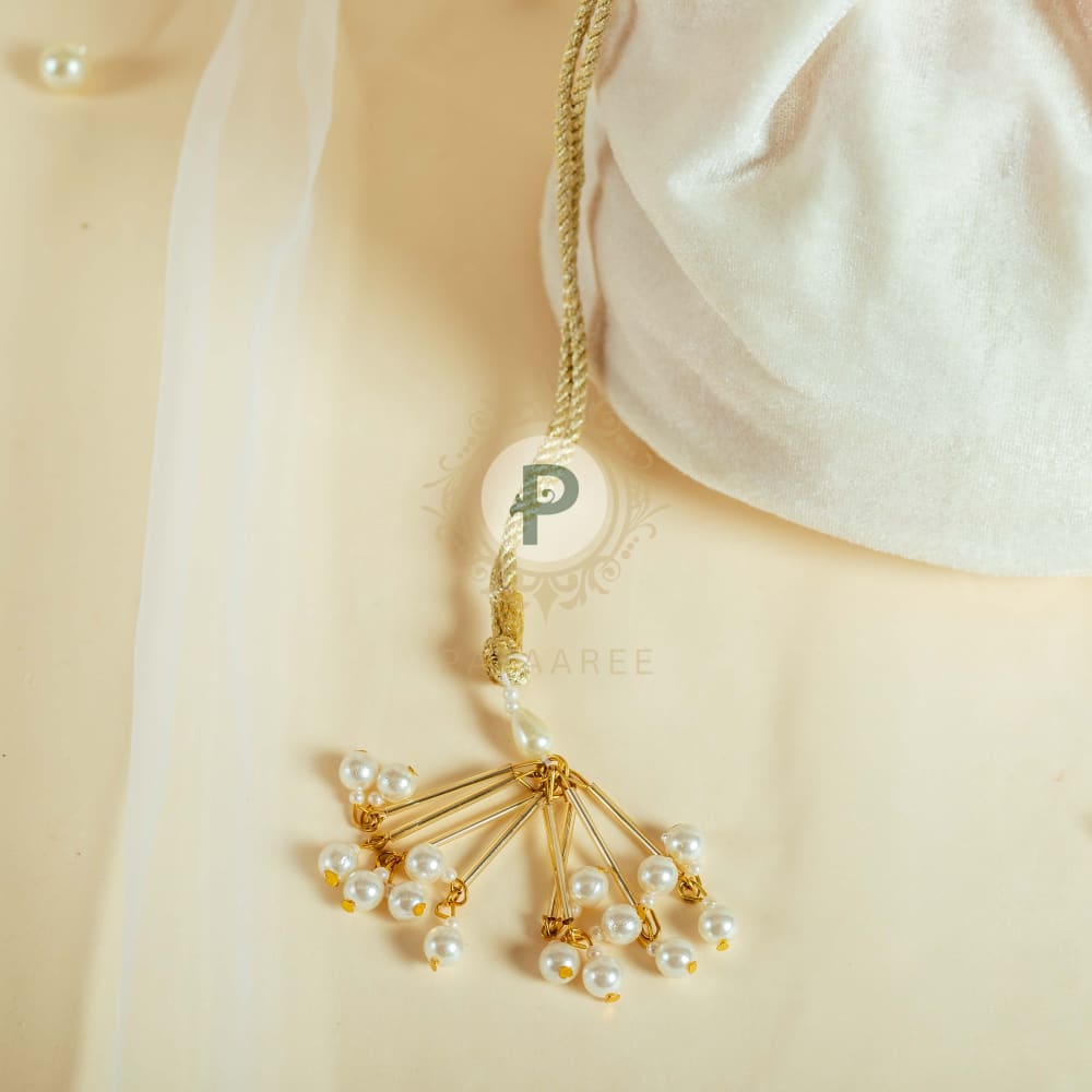Zehra Velvet Potli