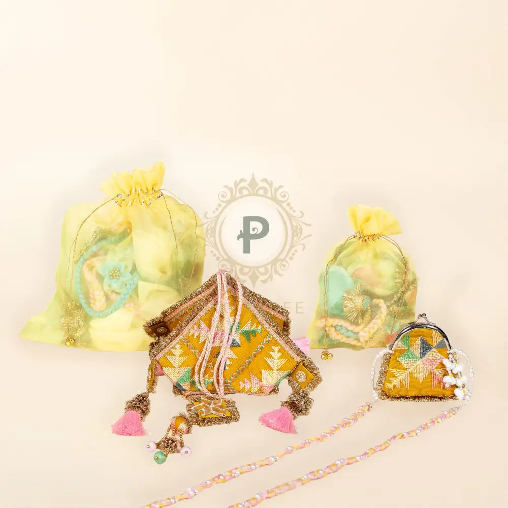 Sada Bahaar Parandi with Potli (Mother-Daughter Set) Parandi