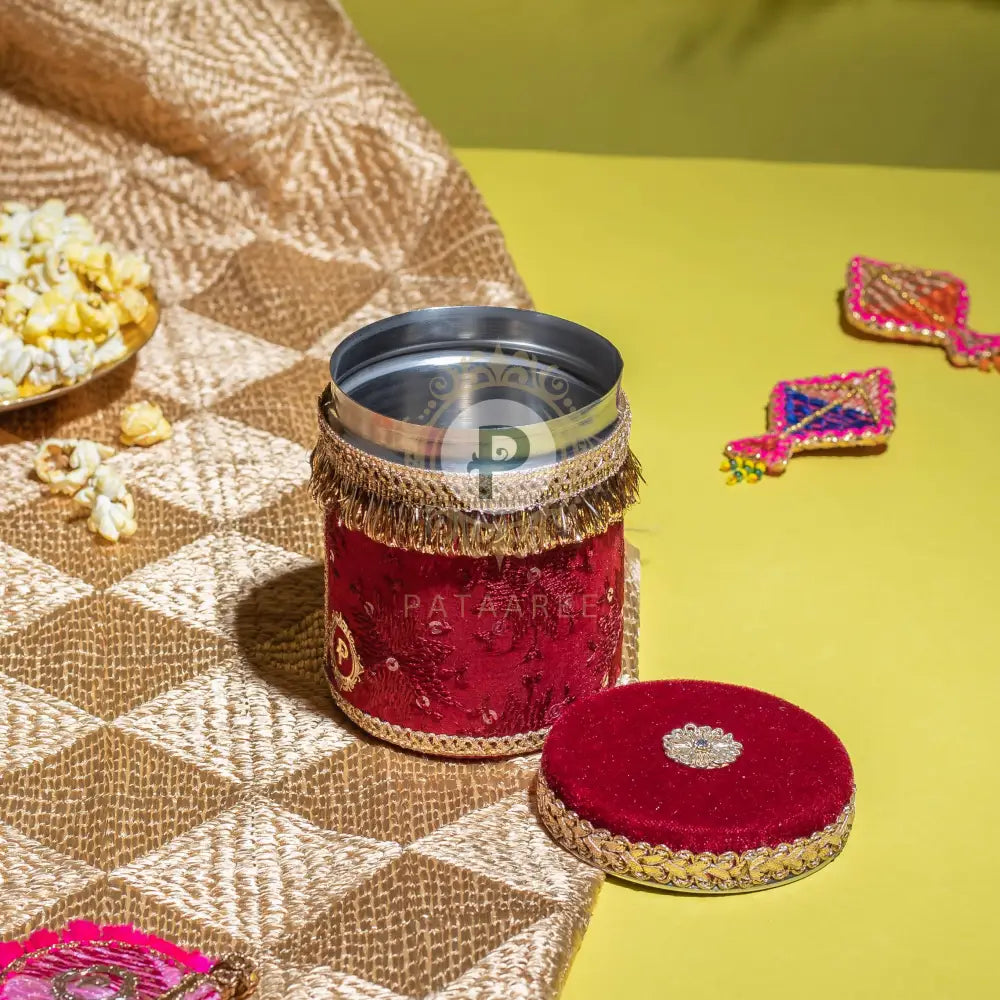 Small Tray Tissue Basket with 4 Small Phulkari Ladoo Boxes Tissue Basket