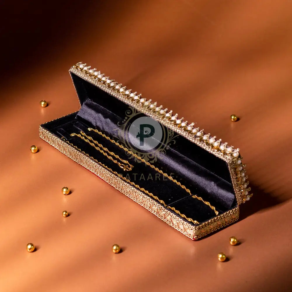 Surkh Chain Box Chain Box