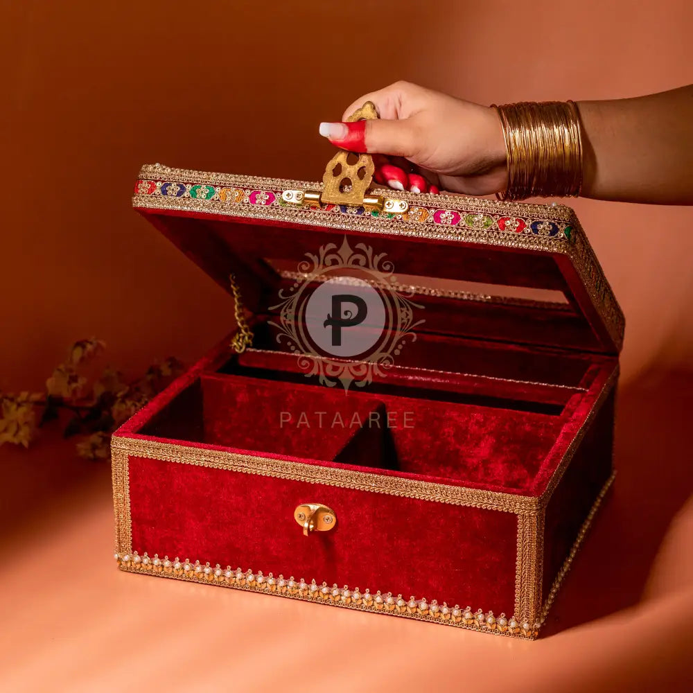 Surkh Chura Kaleera Box Kaleera Box