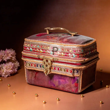 Surkh Makeup Vanity Makeup Vanity