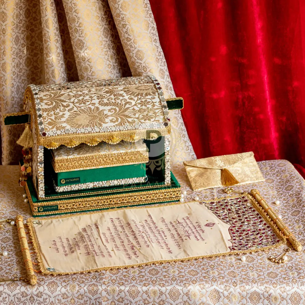 Ivory And Green Palki Sahe Chithi Set With Screen Printed Scroll