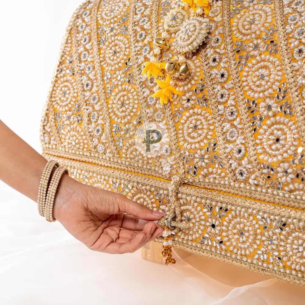 Zehra Bandhni Trunk