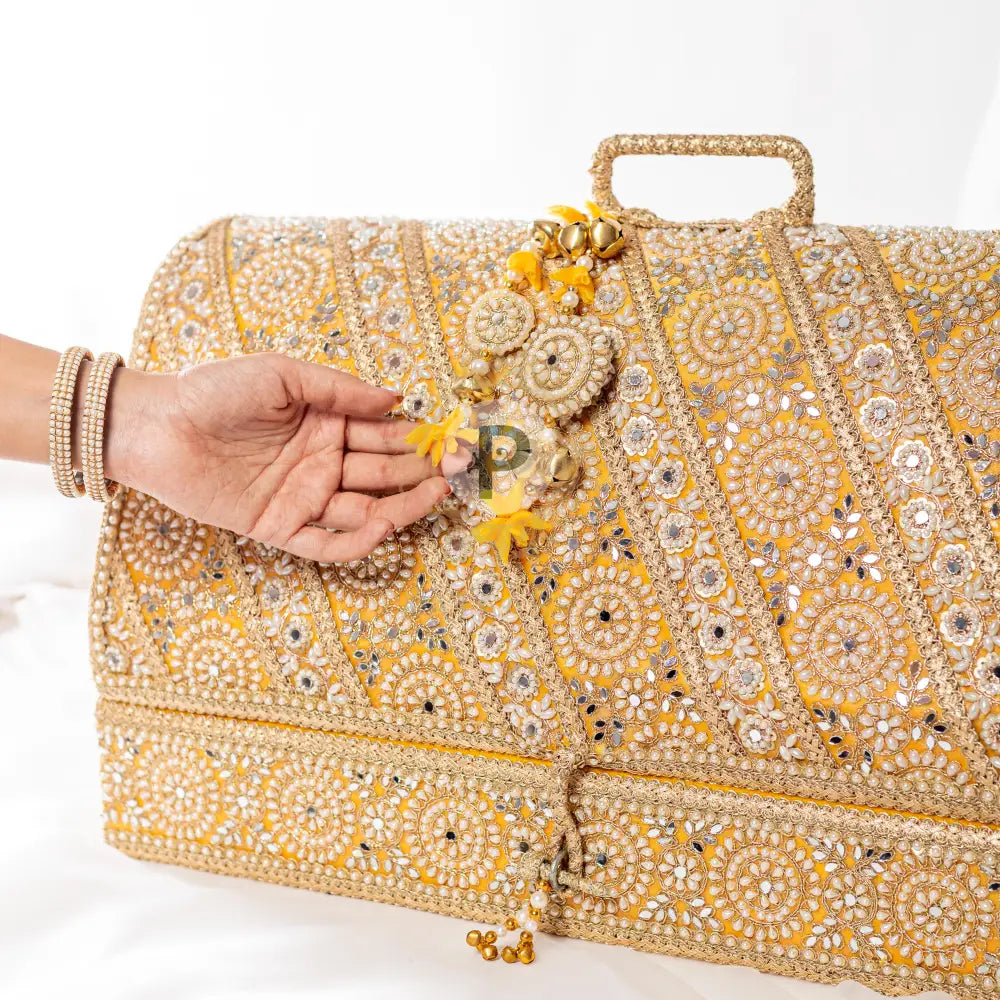 Zehra Bandhni Trunk