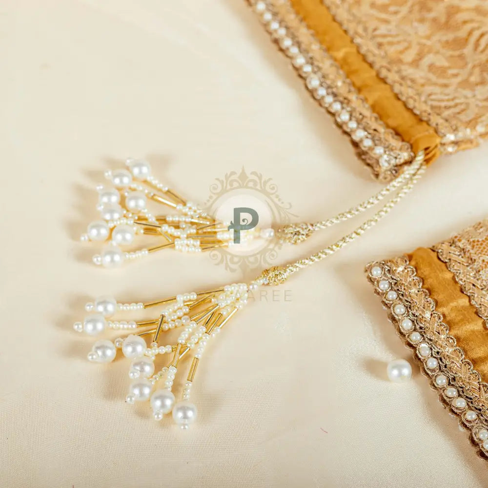 Zehra Chura Cover Pair