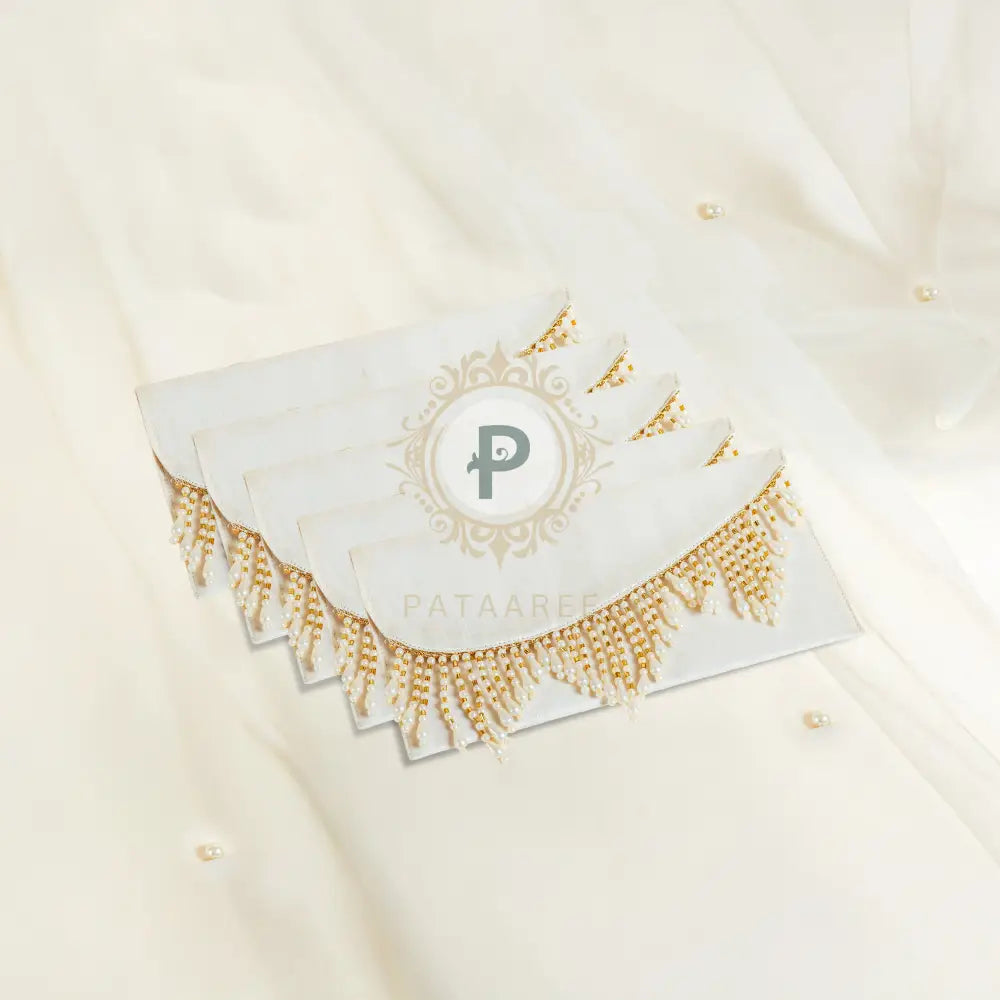 Zehra Ivory Shagun Envelope – Set of 5 Envelope