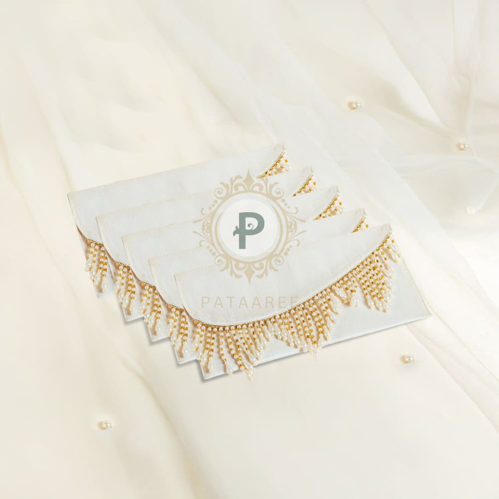 Zehra Ivory Shagun Envelope – Set of 5 Envelope