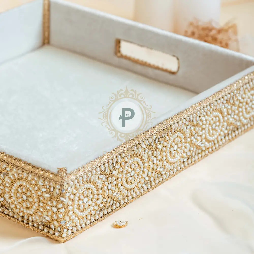 Zehra Tray With Cover