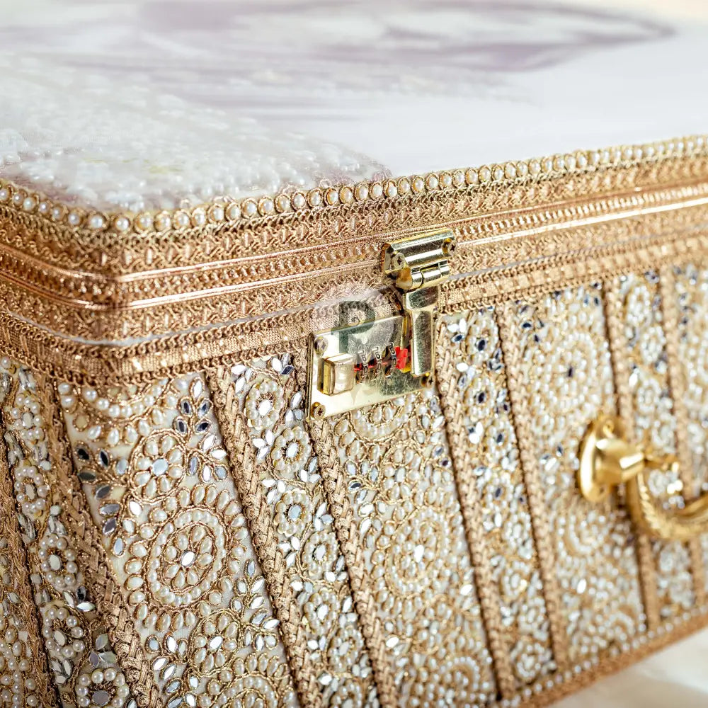 Zehra Maharani Trunk