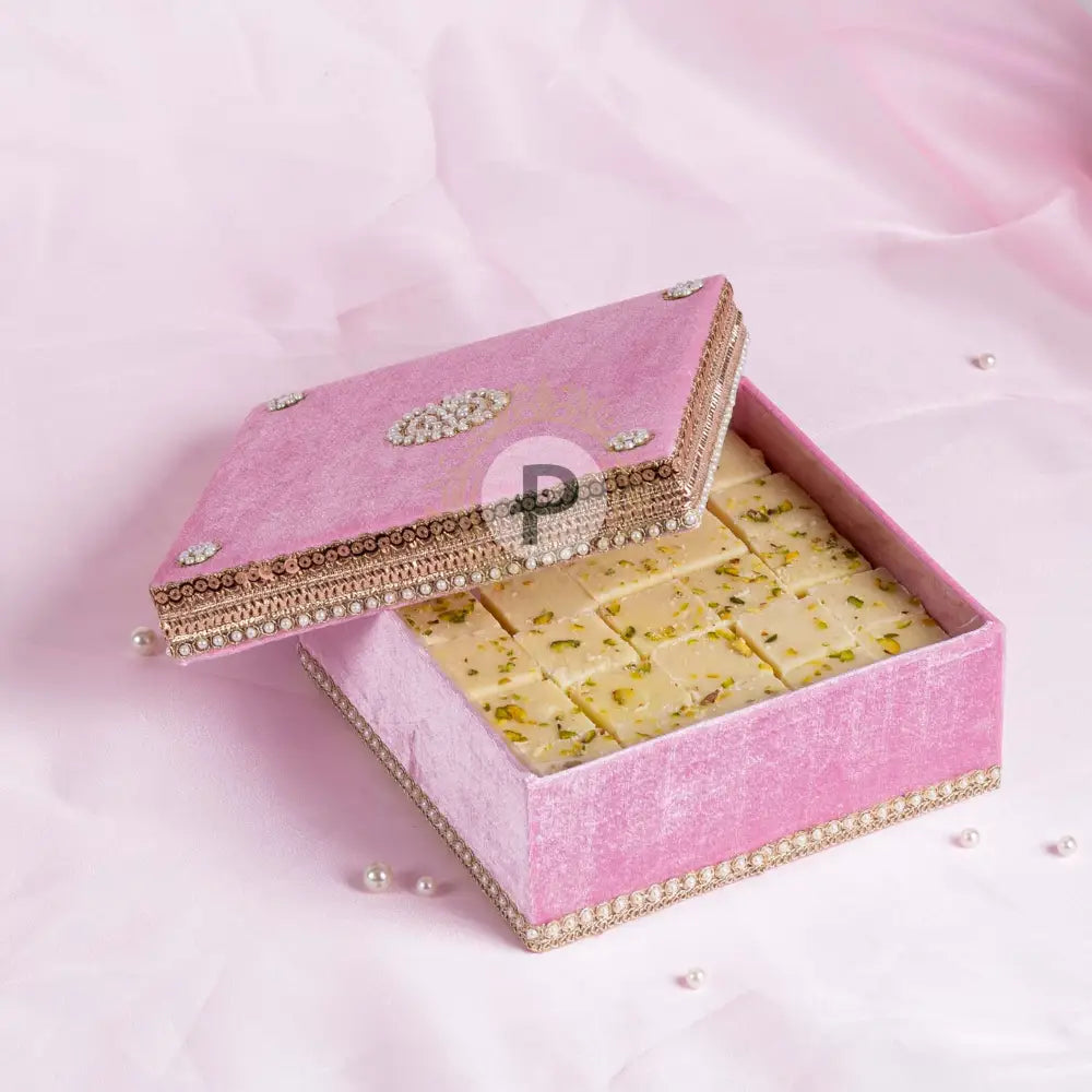 Zehra Mithai Box (1Kg)