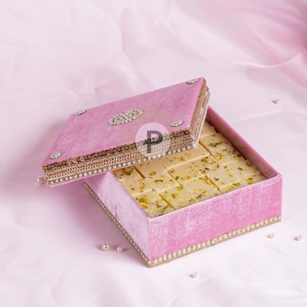 Zehra Mithai Box (1Kg)