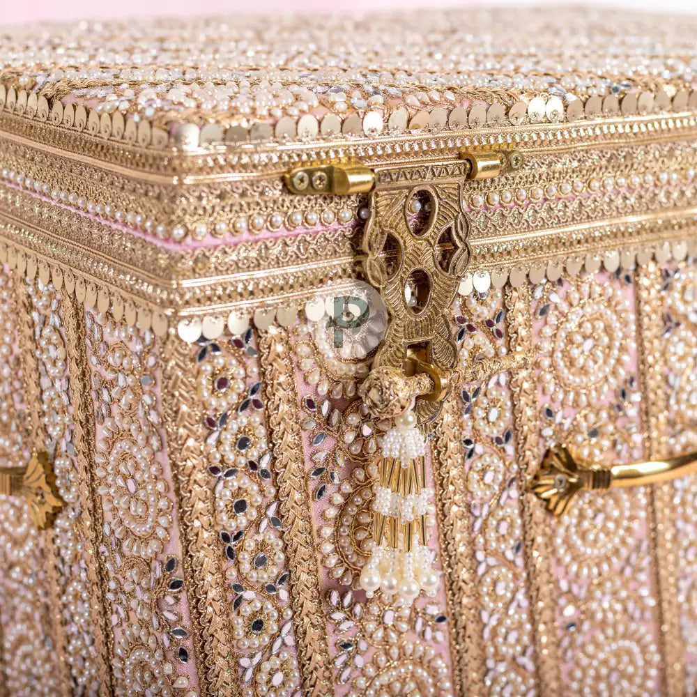 Zehra Trousseau Trunk